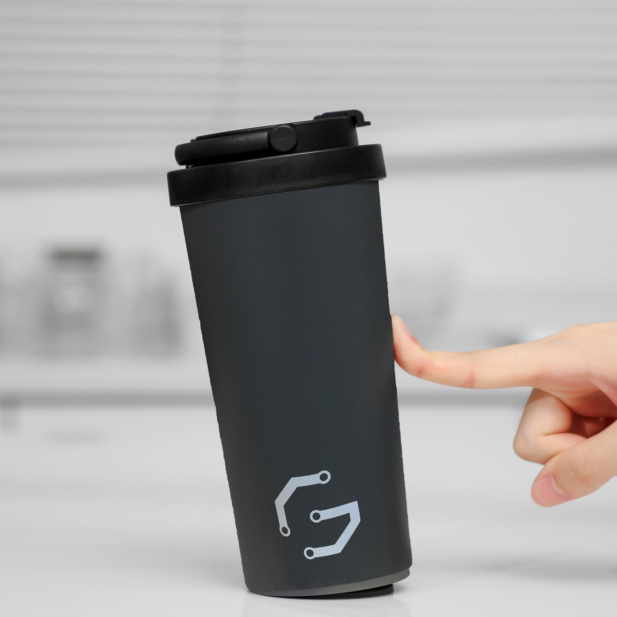 Unspillable cup on sale
